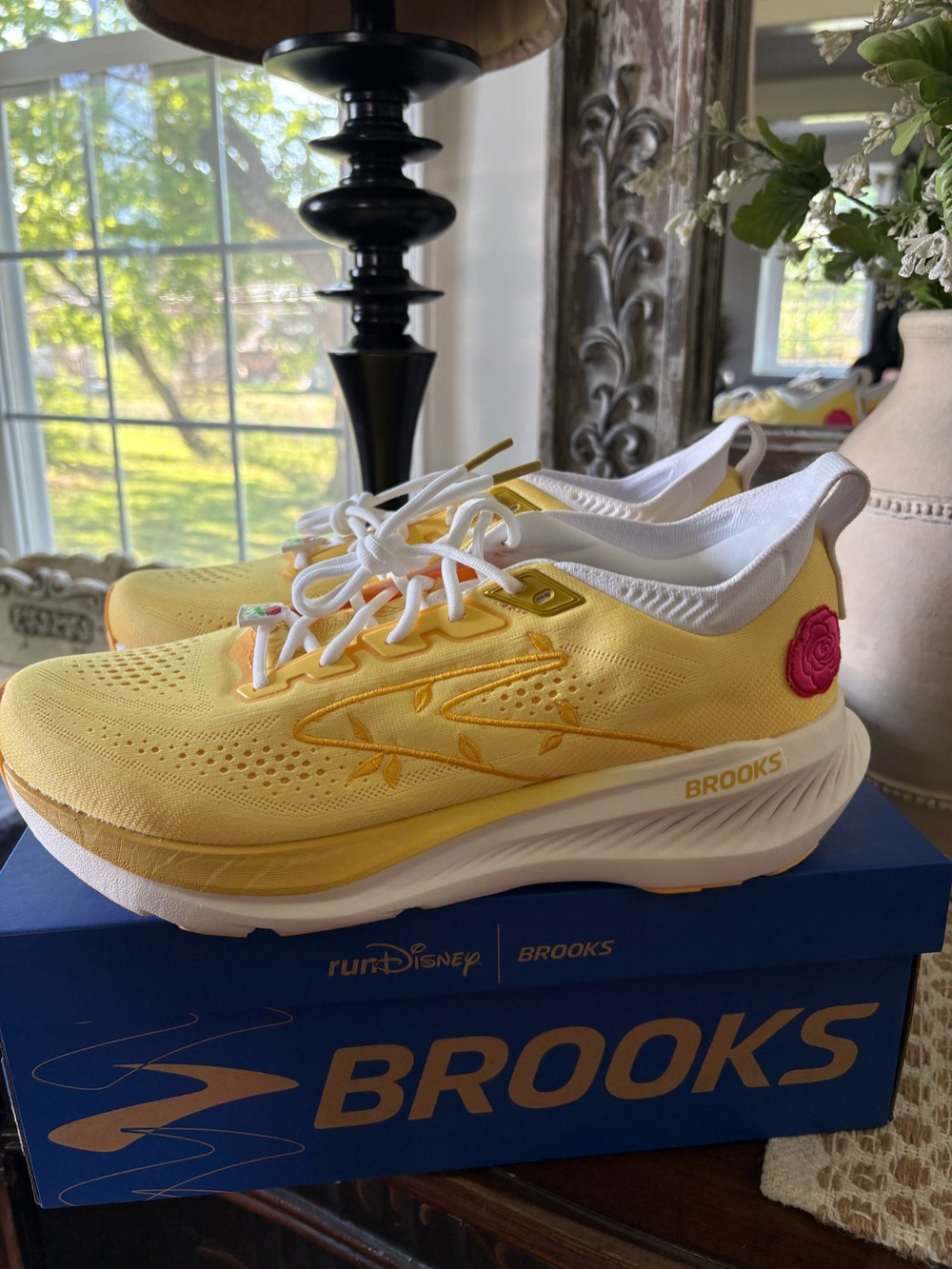 Brooks Disney glycerin 23 Belle Womens Size 13 Sneakers NIB